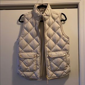 JCREW tan puffer vest, size SMALL. Barely worn.